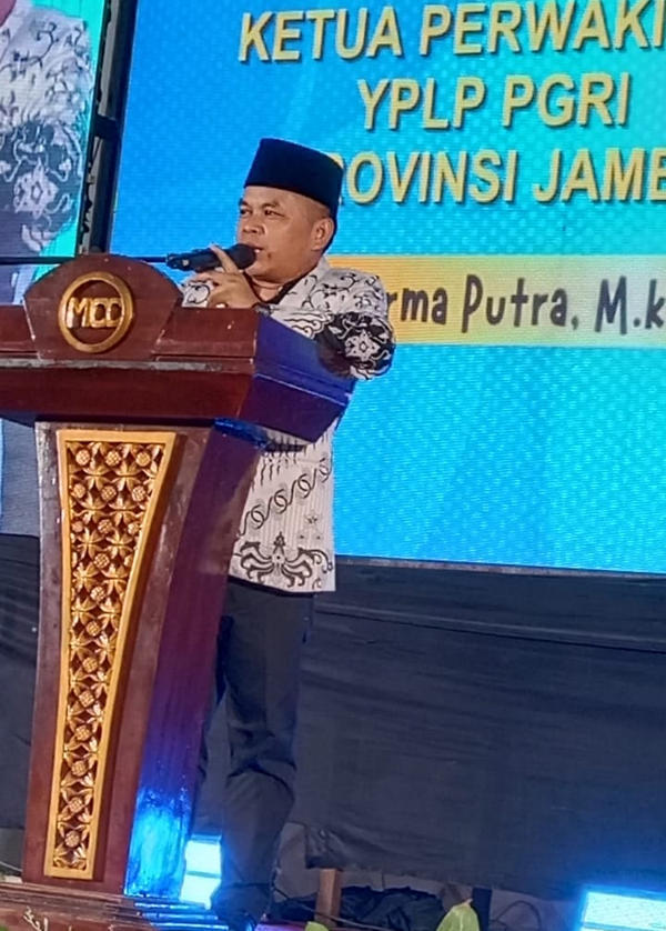 Ketua YPLP menyampaikan sambutan